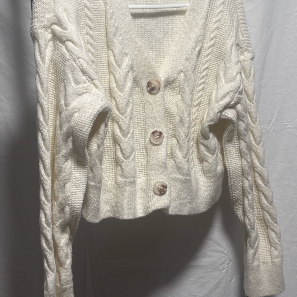 Elegant Cable Knit Cardigan - Ivory